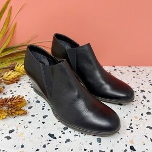 THE FLEXX Black Jet Set Leather Women’s Wedge Flexible Sole Bootie Sz 7.5